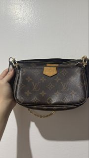 (Category: ) located in . Submitted by luxxbag.co (Listing ID 1437133267, Image 1). Description: .