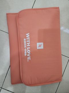 (Category: ) located in . Submitted by ching.preloved (Listing ID 1437018974, Image 1). Description: .