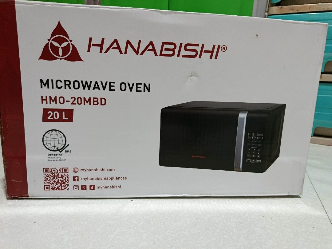 [NEW] Hanabishi Microwave Oven (Category: Ovens & Toasters) located in Malabon City. Submitted by becheesa (Listing ID 1437143917, Image 1). Description: RFS: Selling this to help with tuition fee. 20L Digital Microwave (Black) Price: ₱4,000 (Fixed price, ₱5,300 in stores) Quick Specs: 20 Liters capacity 10 Power levels Defrost setting Glass turntable (complete) Pull-out handle (heavy duty) Color: Black (very sleek/clean) Condition is NEW, never 