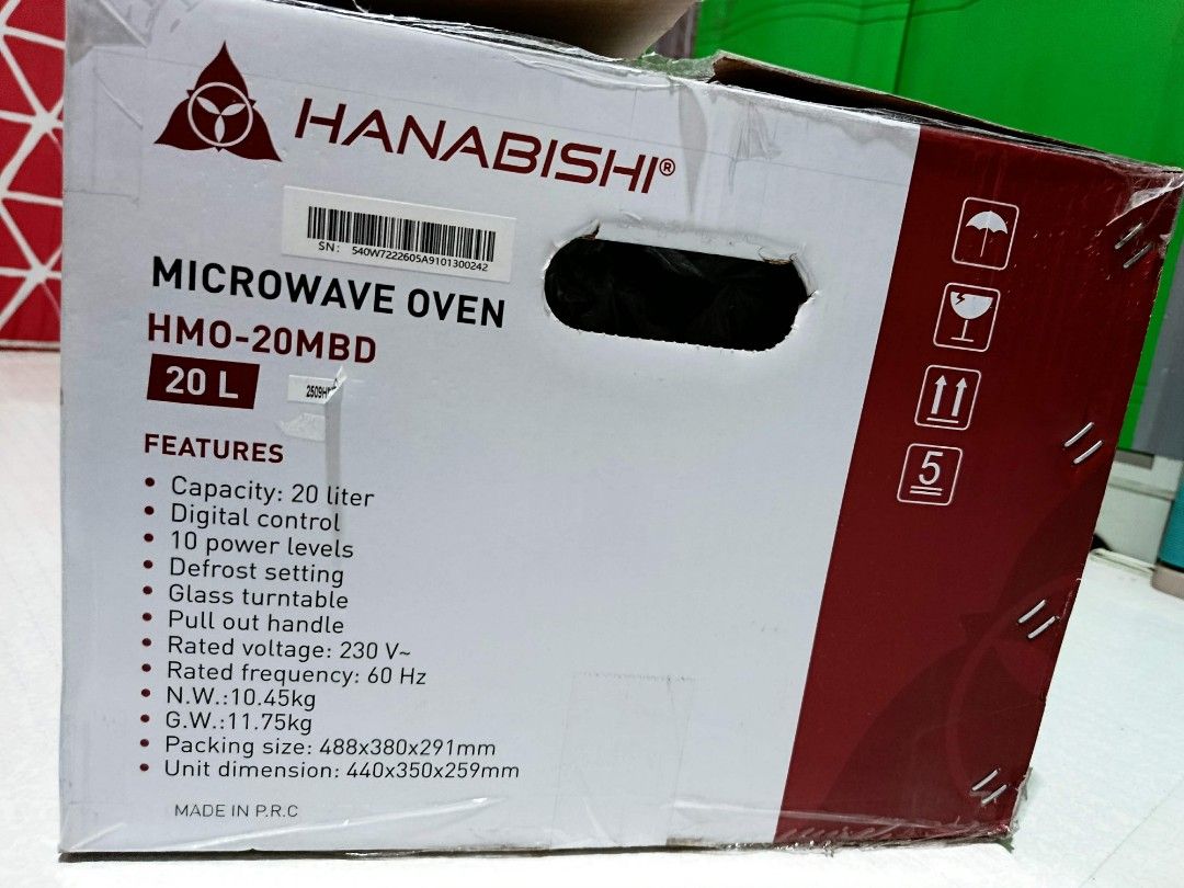 [NEW] Hanabishi Microwave Oven (Category: Ovens & Toasters) located in Malabon City. Submitted by becheesa (Listing ID 1437143917, Image 2). Description: RFS: Selling this to help with tuition fee. 20L Digital Microwave (Black) Price: ₱4,000 (Fixed price, ₱5,300 in stores) Quick Specs: 20 Liters capacity 10 Power levels Defrost setting Glass turntable (complete) Pull-out handle (heavy duty) Color: Black (very sleek/clean) Condition is NEW, never 