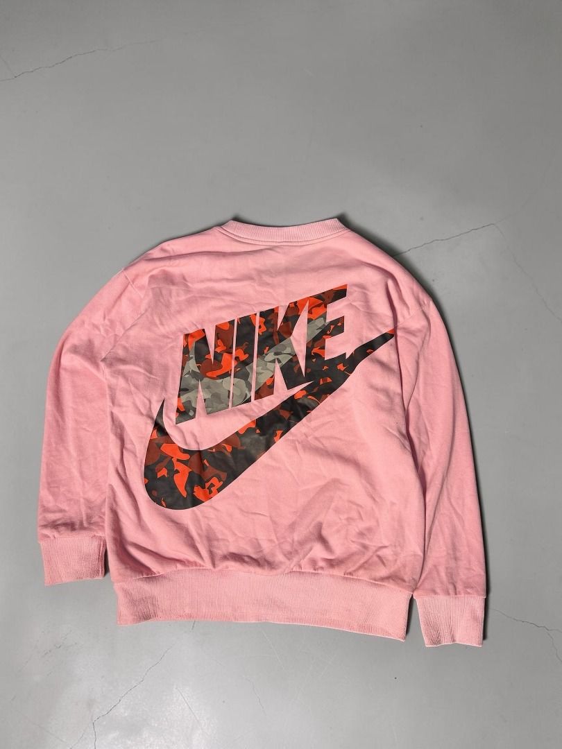 Nike Camo Logo Sweatshirt (Category: Longsleeves) located in Manila. Submitted by playingros58430 (Listing ID 1437114418, Image 2). Description: Excellent Condition Color rate: 10/10 Issue: Washable Stain Mine: 400 Size: S on tag fits M.