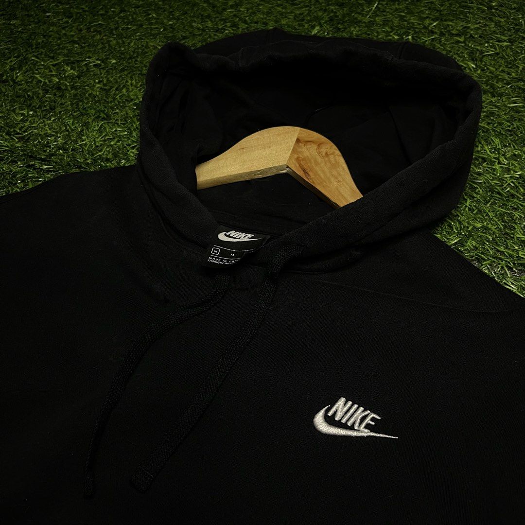 NIKE CLUB HOODIE JACKET (Category: Coats, Jackets and Outerwear) located in Cebu City. Submitted by thriftbrent1 (Listing ID 1437041452, Image 2). Description: BNEW CONDITION 10/10 COLOR RATE NO ISSUE SIZE MEDIUM.