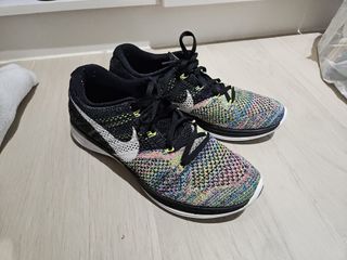 （分類：）位於 。 由 snkzstore 提交（商品編號 1437083478，圖片 1）。簡介： 。
