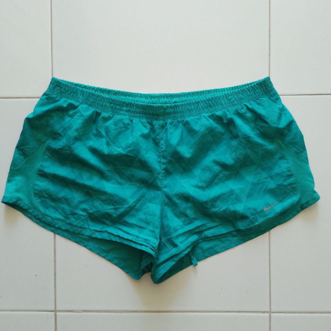 Nike "Tonal Print" Running Short (Category: Activewear) located in Calumpit. Submitted by BCHThriftShop (Listing ID 1437172714, Image 2). Description: Note: Pls! Refer to the dimensions for proper fit🔥 📌Dimes : L= 9 in. W= 31-37 in. 📌Issue : N/A 📌Color rate : 9.2/10 📌Condition: Excellent 📍Due to the brightness, the photo may differ from the actual one💡 🙏Pls! message us if you need further informationℹ️ 🙏Please! keep in mind that this ite