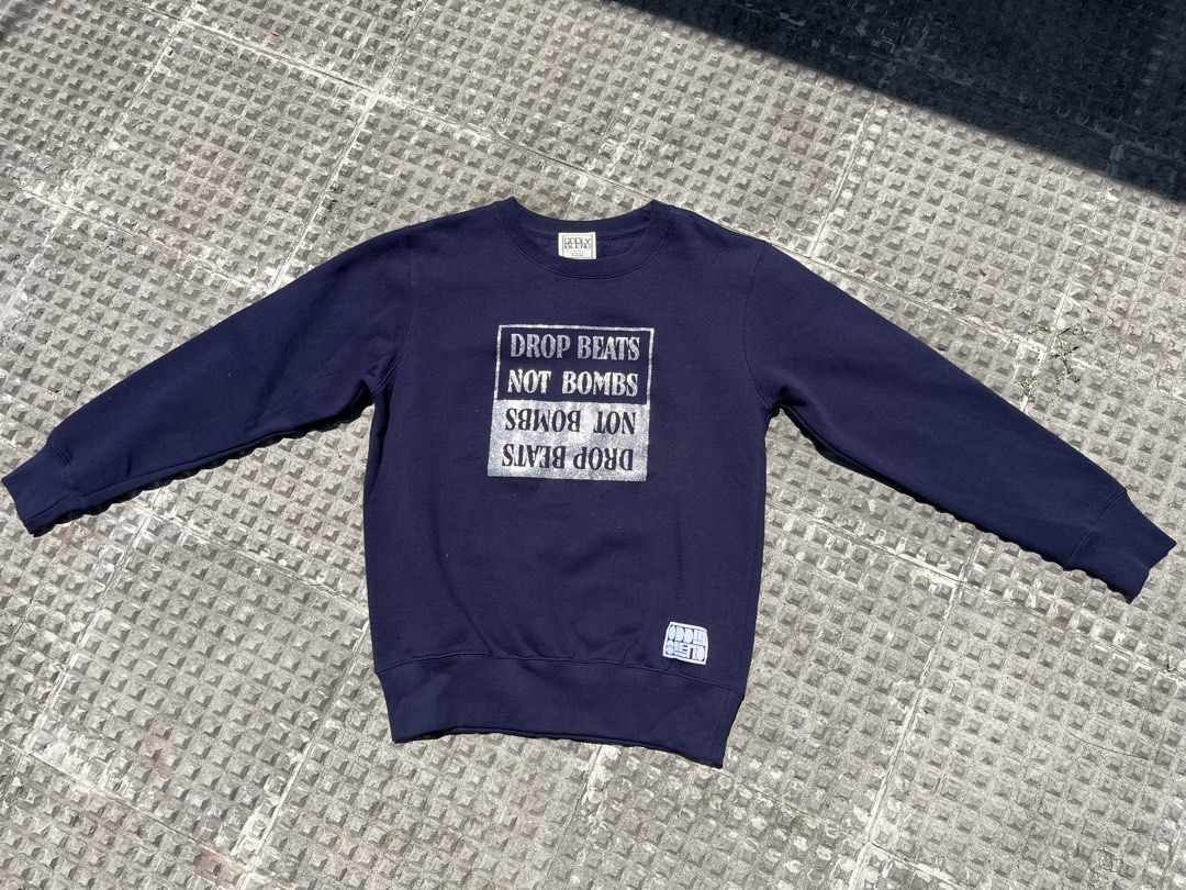 Oddly Blend Sweater (Category: Coats, Jackets and Outerwear) located in Meycauayan. Submitted by ben_declutter (Listing ID 1437073457, Image 1). Description: Oddly Blend Sweater 20 x 26 Heavy Cotton Excellent Condition 380 only .