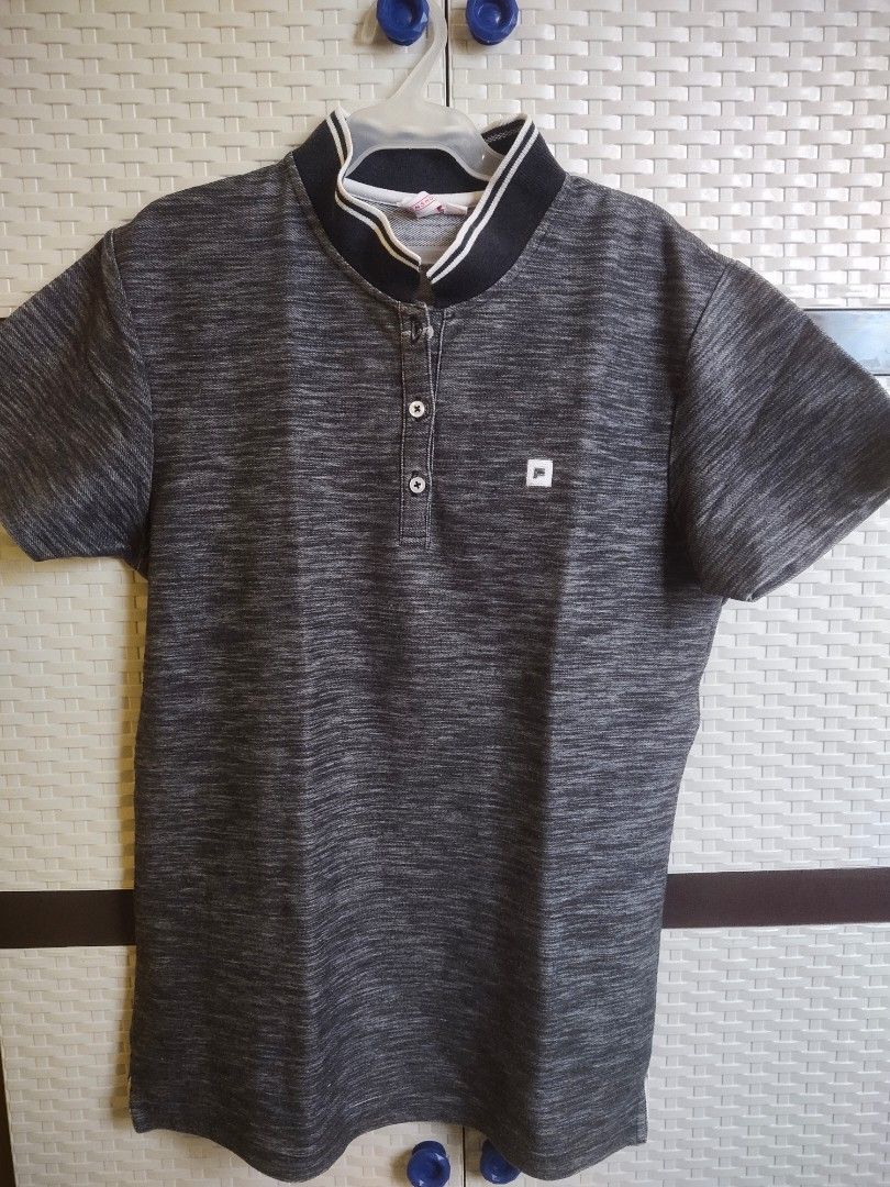 Penshoppe Polo Shirt - Gray (Category: Shirts) located in Manila. Submitted by maze.declutter (Listing ID 1437063548, Image 1). Description: - Penshoppe gray polo shirt - Size: Large.