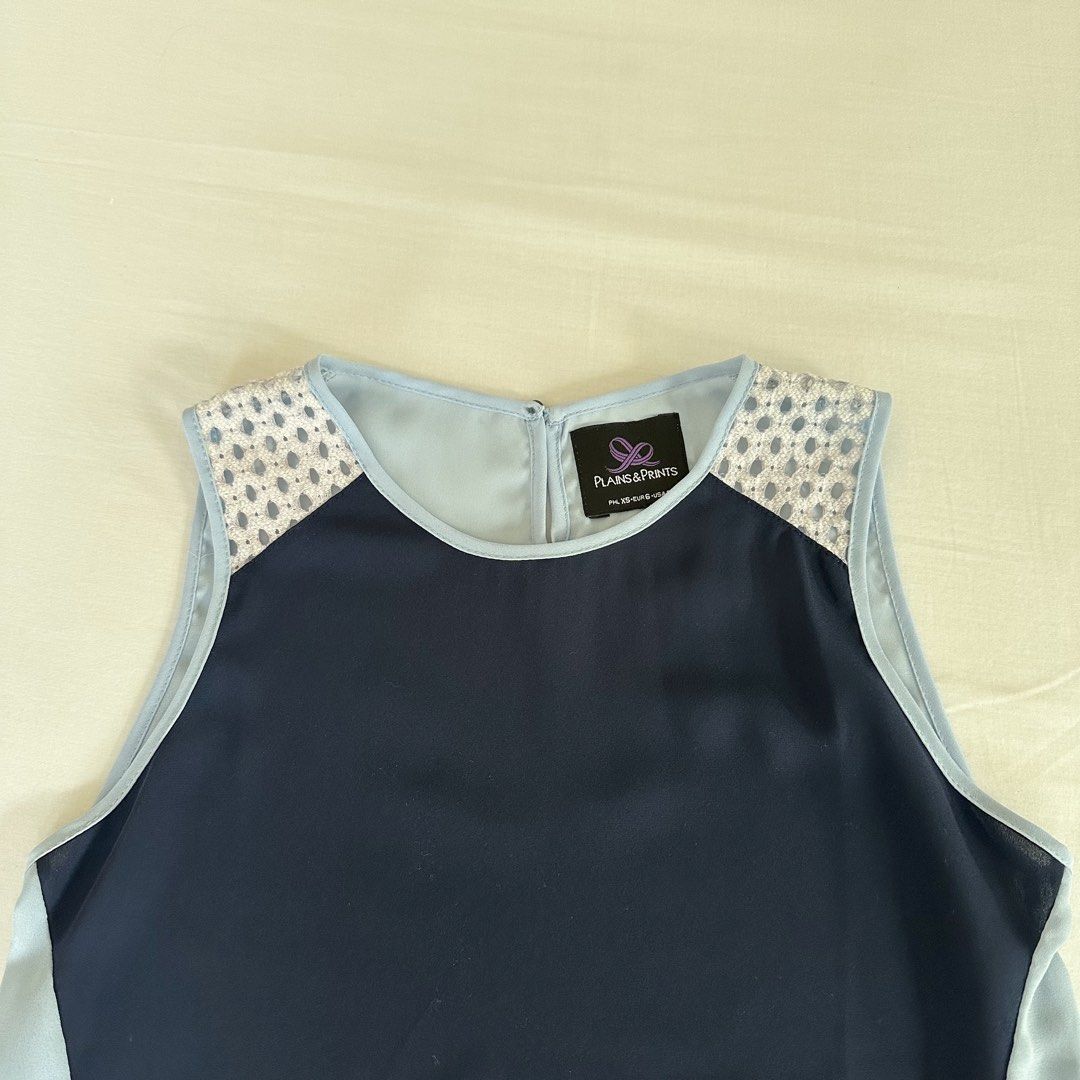 Plains & Prints Navy Blue Sleeveless Top (Category: Blouses) located in San Juan City. Submitted by keep.it.clean (Listing ID 1437067013, Image 3). Description: .