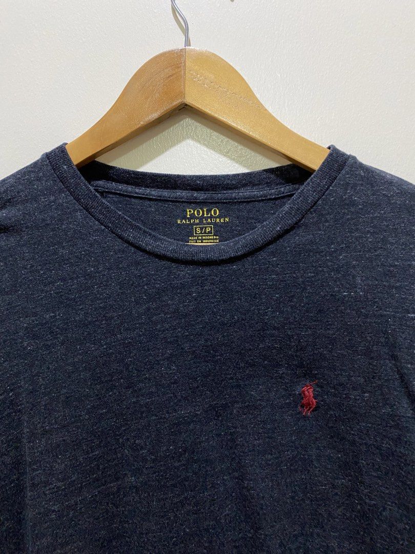 Polo Ralph Lauren Small pony LS (Category: Tshirts & Polo Shirts ) located in Pasay City. Submitted by choylazcano (Listing ID 1437153054, Image 2). Description: Polo Ralph Lauren Small pony LS Size: Small on tag fit to medium Dimension: 19x28 Excellent condition Flaw(s): None ₱450.