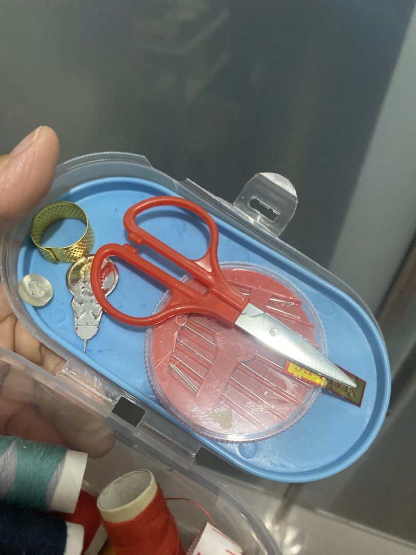 Portable Sewing Kit (Category: Craft Supplies & Tools) located in Marikina City. Submitted by lay_away_ok (Listing ID 1437158041, Image 3). Description: .