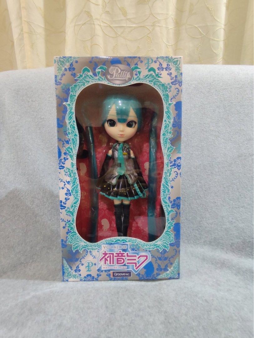 PULLIP x VOCALOID Hatsune Miku P-034 Doll (Category: Figurines & Statues) located in Quezon City. Submitted by eolshop (Listing ID 1437131973, Image 1). Description: PULLIP x VOCALOID Hatsune Miku P-034 Doll NIB Condition: Some flaws on the clothes due to old series .