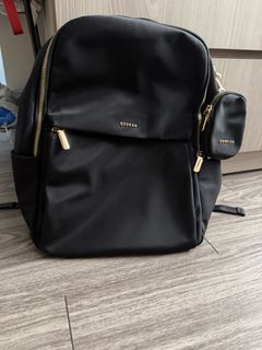 (Category: ) located in . Submitted by shoptillyoudrop07 (Listing ID 1437052776, Image 1). Description: .