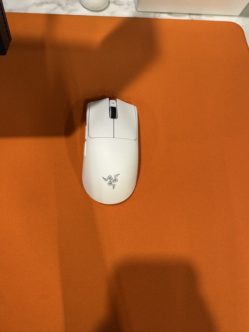 Razer Viper V4 Pro - White450502991136040960
