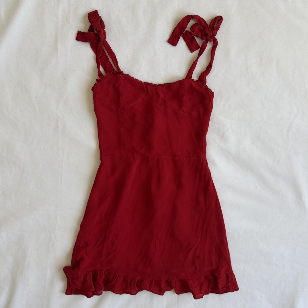 Reformation red dress (Category: Dresses) located in Pasay City. Submitted by sukiilovetokyo (Listing ID 1437061704, Image 1). Description: .