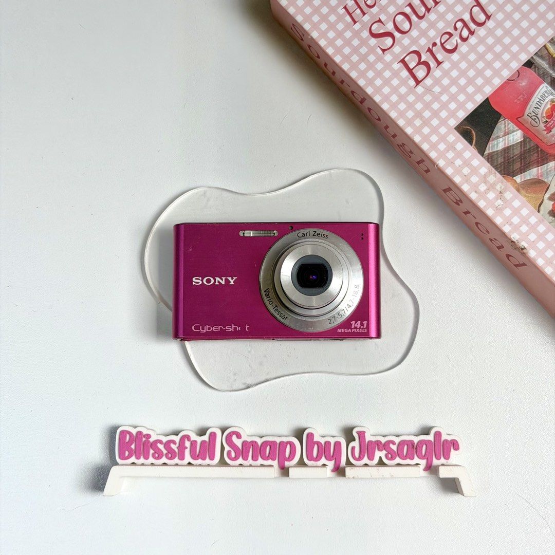 Sony Cybershot DSC-W320 Digital Camera (Category: Cameras) located in Manila. Submitted by decluttered_by.kisses (Listing ID 1437154874, Image 1). Description: Model: S0ny Cyb3rsh0t W320 ♡₊˚ - same camera of Lash Omadto price: [🔖₱7,299 + SF 📦] ╰┈➤ comment “mine” 🛒 IG: @blissful.snap FB Page: Blissful Snap Tiktok: @blissful.snap 🌸 𝗱𝗲𝘁𝗮𝗶𝗹𝘀: 📸 – Key Features • 14.1MP CCD Sensor • 4x Optical Zoom • 26mm Wide-Angle Lens • SteadyShot Image 