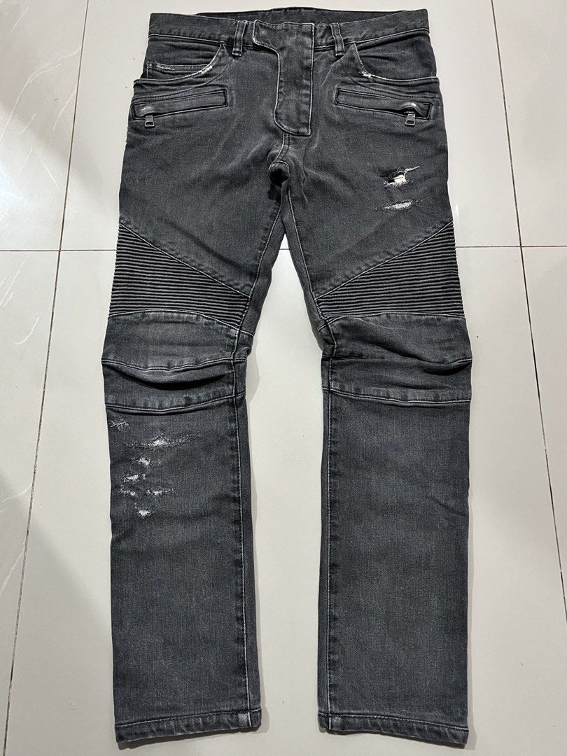 (SOLD) SS2015 BALMAIN DISTRESSED BIKER JEANS (Category: Luxury Apparel) located in Cagayan de Oro. Submitted by middlesosa (Listing ID 1437181425, Image 1). Description: SS2015 BALMAIN DISTRESSED BIKER JEANS SIZE 28 - 32 FITTINGS WAIST - 16 inches LENGTH - 37 inches INSEAM - 26 inches LEG OPENING - 6 inches THIGH - 9 inches RISE - 10 inches MADE IN JAPAN 10k pesos.