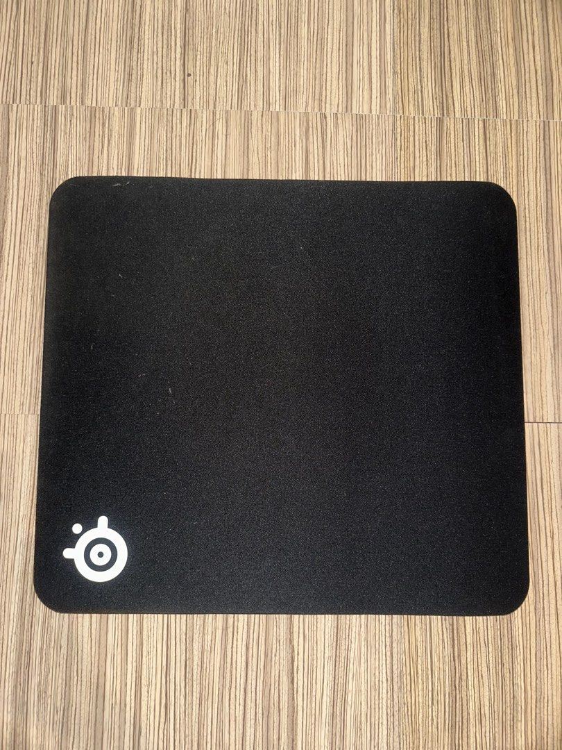 Steelseries QCK Heavy Pro Gaming Mousepad (PN63008) (Category: Mouse & Mousepads) located in Cavite. Submitted by bauluzadas (Listing ID 1437165297, Image 1). Description: ￼Steelseries QCK Heavy Pro Gaming Mousepad (PN63008) SIZE L acquired last dec and late jan lang huling gamit ko dito before itambak sa closet stains lang issue but doesn’t affect performance, still fresh pa and kakalinis lang gamit lint roller! doesn’t come with box unfortunate