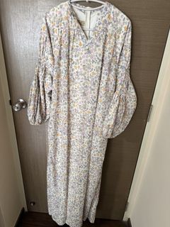 (Category: ) located in . Submitted by lovedapparels (Listing ID 1437115049, Image 1). Description: .