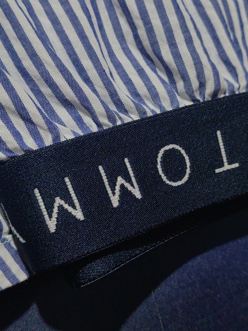 Tommy Hilfiger Striped Boxer Shorts (Category: Shorts) located in Donsol. Submitted by saksthriftavenuebyluckymaria8 (Listing ID 1437020741, Image 3). Description: - Tommy Hilfiger boxer shorts - Blue and white striped design - Tommy Hilfiger logo on waistband - Tommy Hilfiger logo design on shorts - Navy blue waistband - Button closure - Relaxed fit waist 17in hips 27in length 16.5in crotch 16in leghole 15.5in .