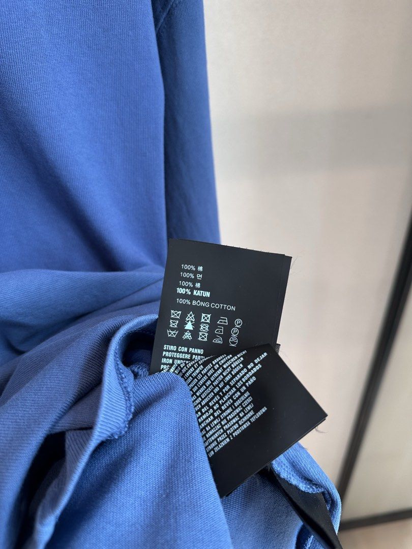 Top okkm2 (Category: Longsleeves) located in Singapore. Submitted by clothesjasmine123 (Listing ID 1437038115, Image 3). Description: .