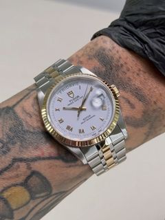 (Category: ) located in . Submitted by e.s.watches (Listing ID 1437192272, Image 1). Description: .