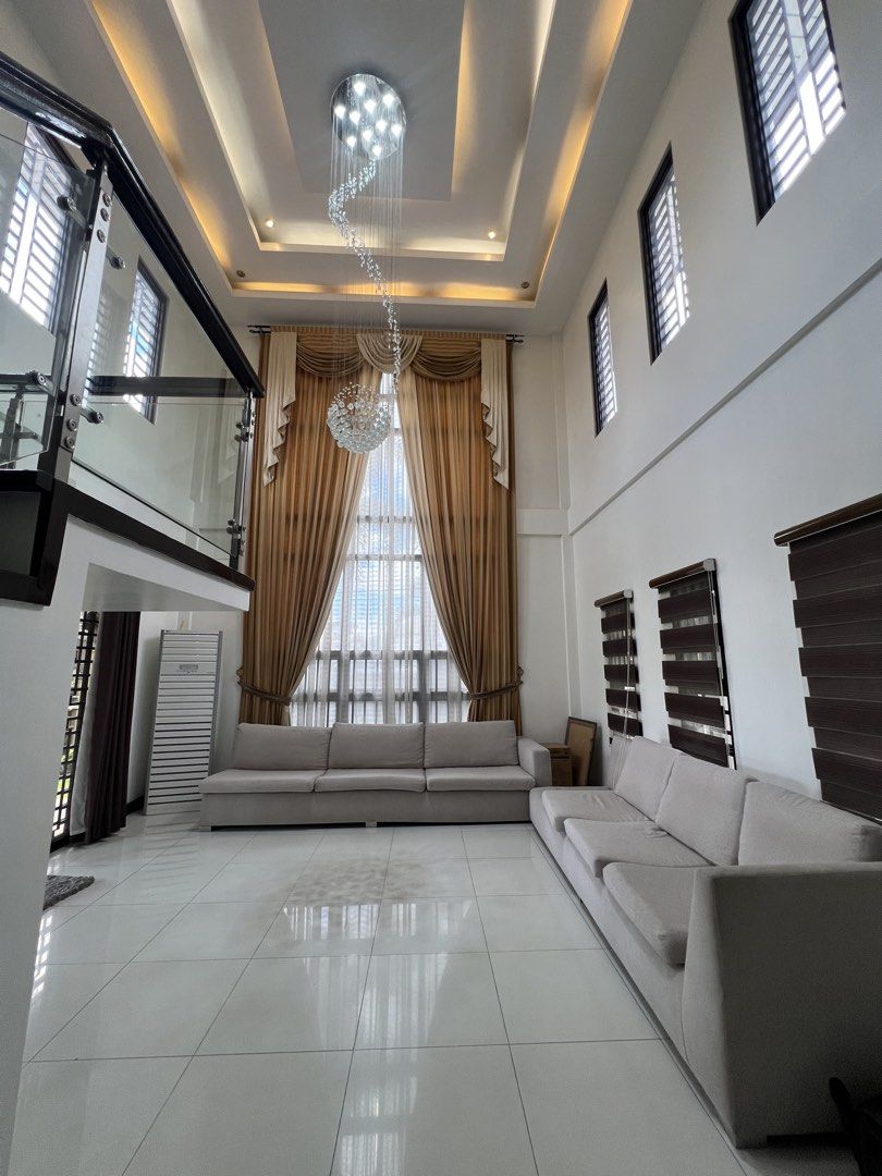 Two Storey house with spacious garden with pool 4br (Category: House & Lot) located in Angeles City. Submitted by dgr_realty (Listing ID 1437027443, Image 3). Description: 2 Storey House for Sale Angeles City, Pampanga Located in a gated subd with 24 hour security. Close to Clark. Few mins drive going Clark Airport, Malls, Hospitals Common Amenities: Swimming pool and Clubhouse for the residents. Price : P35.9M nego🎉 Lot area: 654sqm 4 Bedrooms 