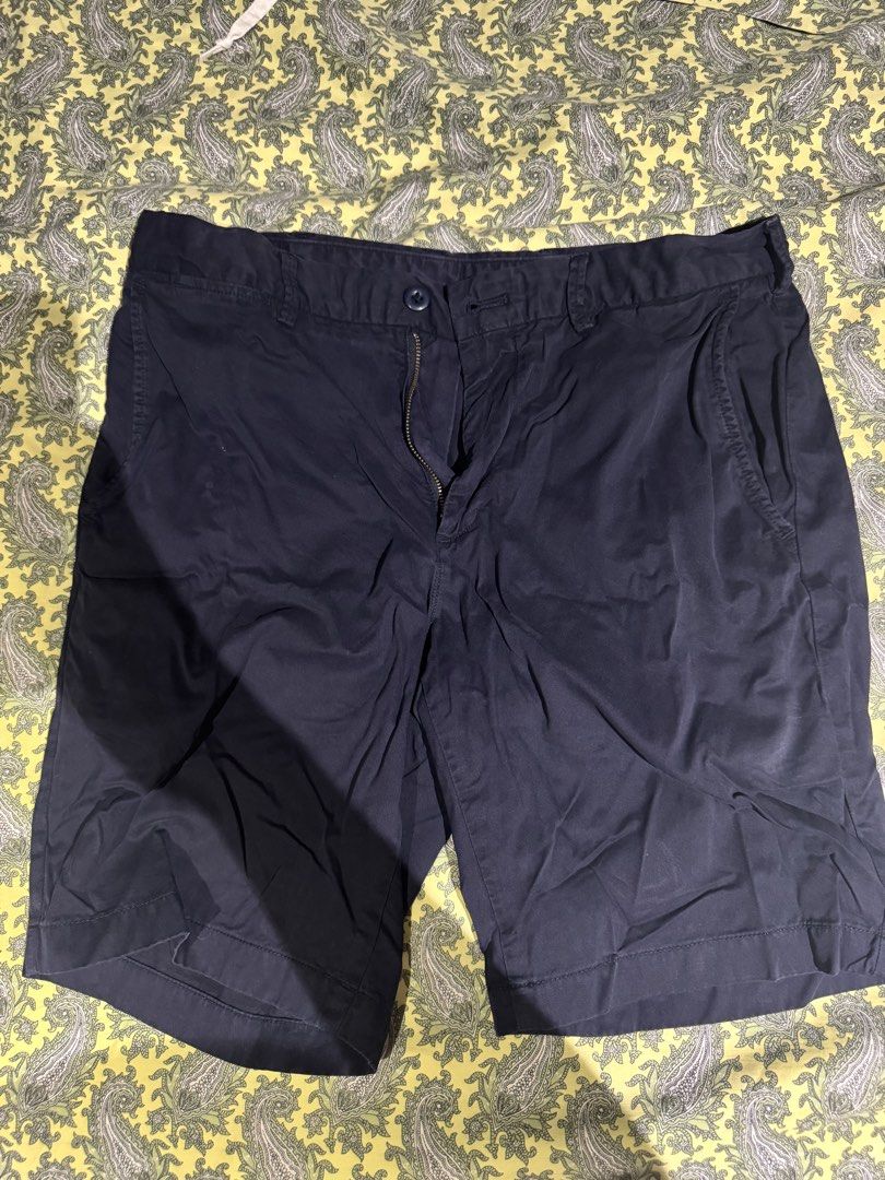 Uniqlo - Chino Shorts (Category: Shorts) located in Mandaluyong City. Submitted by allen2go (Listing ID 1437175816, Image 1). Description: Uniqlo - Chino Shorts.