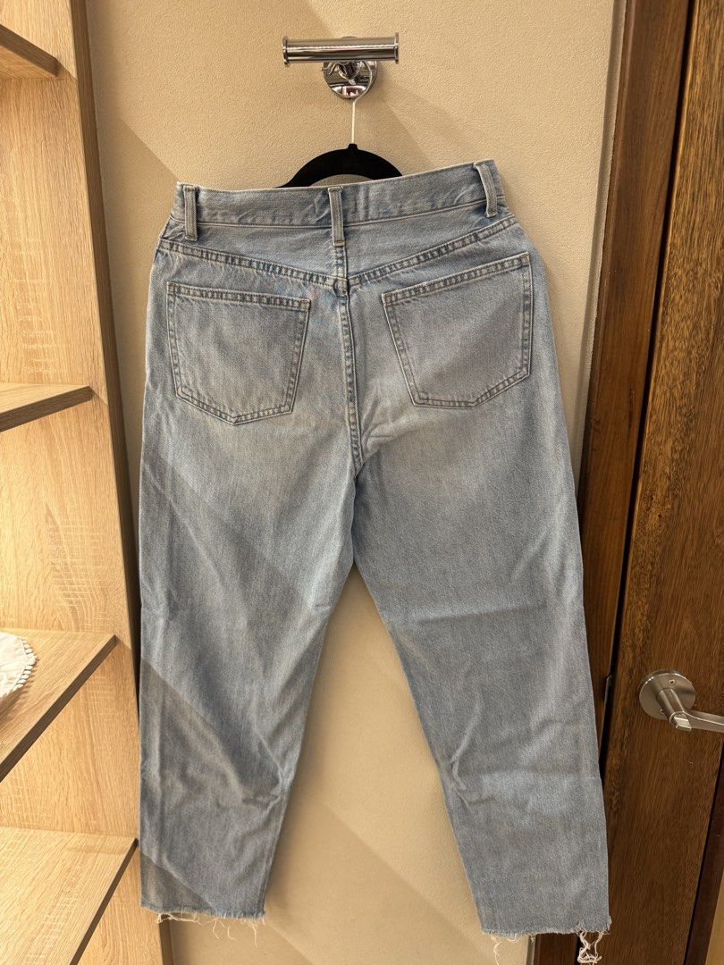 Uniqlo Distressed Jeans Size 26 (Category: Jeans) located in San Juan City. Submitted by outwithit (Listing ID 1437044413, Image 3). Description: Dm for more information -More pictures about the product -Close up pictures -Type of material RFS: Decluttering Can negotiate if buying 2 or more items Delivery fee will be shouldered by buyer .