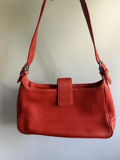 (Category: ) located in . Submitted by cc.bagvault (Listing ID 1437060296, Image 1). Description: .