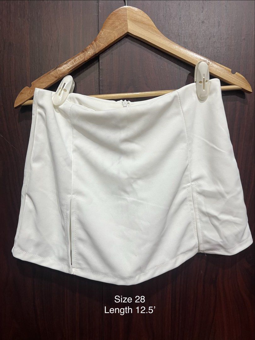White Casual Skirt (Category: Skirts) located in Manila. Submitted by howiko12 (Listing ID 1437078054, Image 1). Description: .