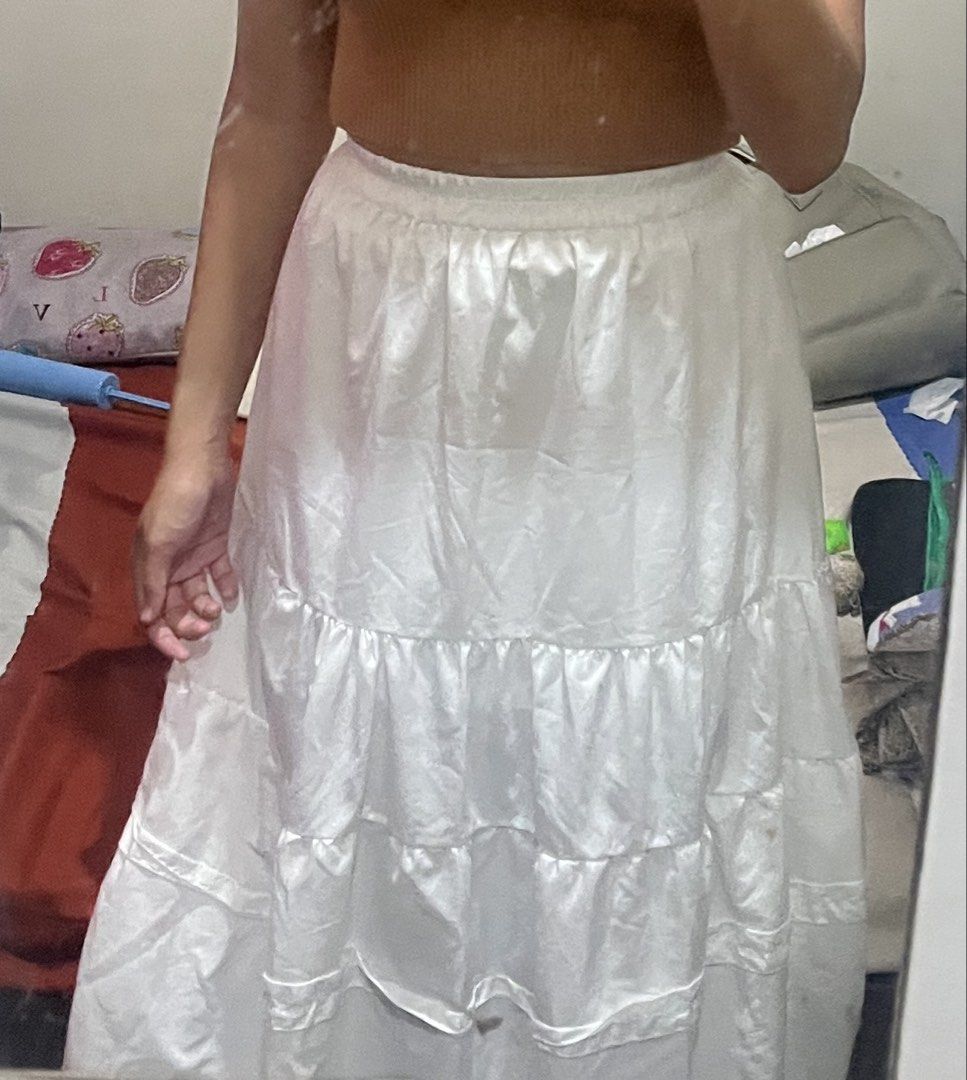 White Long Skirt (Category: Skirts) located in Marilao. Submitted by dnncsd (Listing ID 1437154972, Image 1). Description: White Long Skirt Size Medium to Large - No issue - Great for casual or semi-formal occasions.