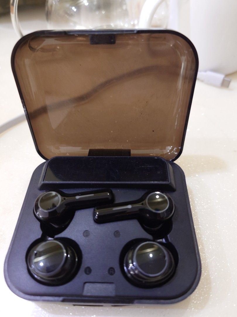 Wireless Earbuds with Charging Case450297733191444480