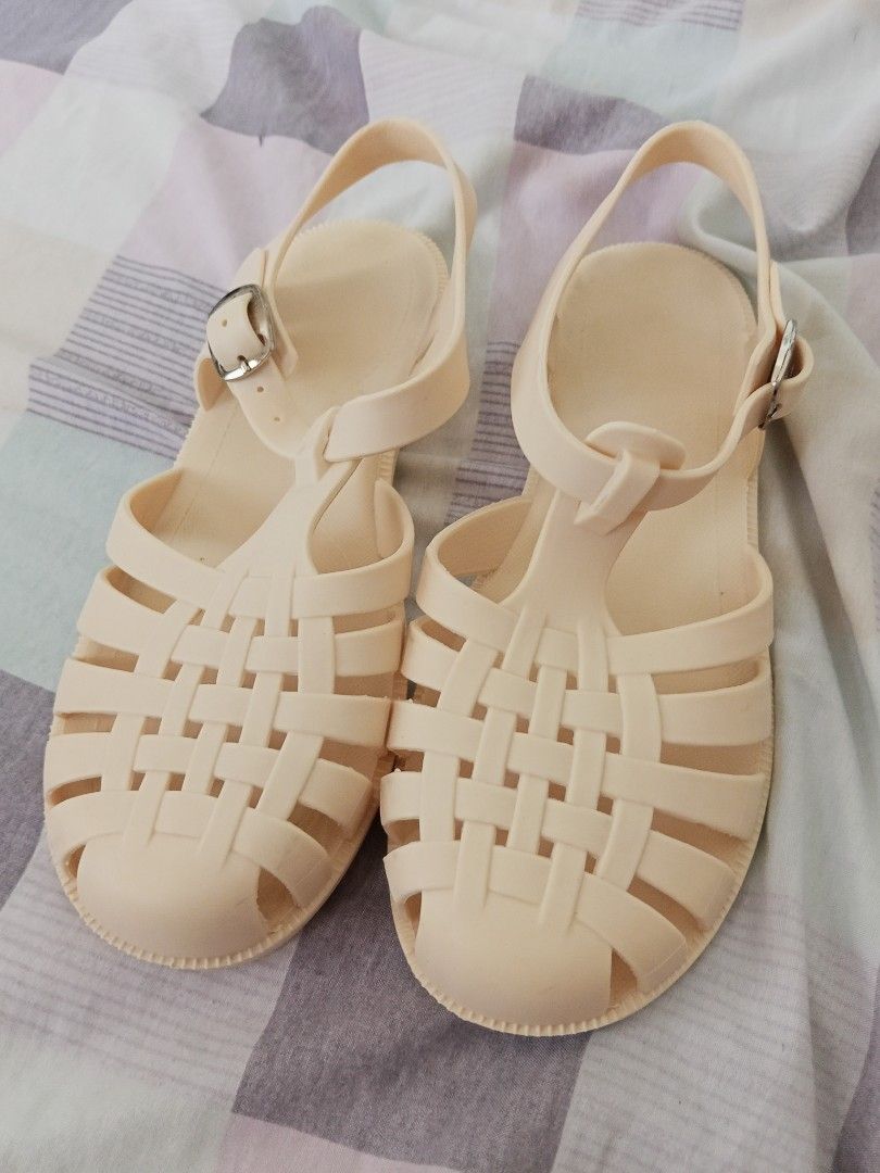 Woven Jelly Sandals - Size 7, 24cm (Category: Flats & Sandals) located in Makati City. Submitted by makati_metro (Listing ID 1437056105, Image 2). Description: Used once for about 2hrs. Still looks new. RFS: decluttering MOP: BPI, palawanpay Location: Makati Can ship via lalamove or j&t (41pesos lang usually).