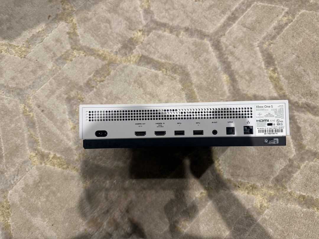 Xbox One S (Category: Electronics Others) located in Melbourne. Submitted by beeram (Listing ID 1437147937, Image 2). Description: .