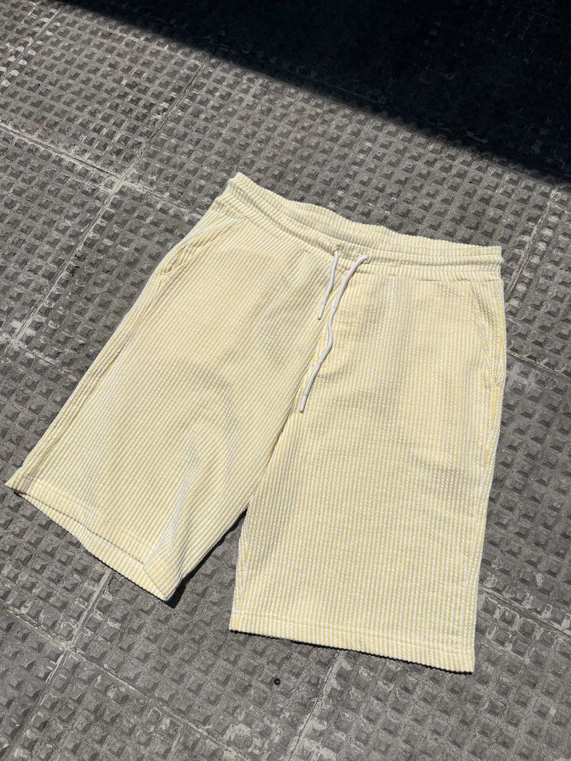 Zara Striped Shorts - XL (Category: Shorts) located in Meycauayan. Submitted by ben_declutter (Listing ID 1437073376, Image 1). Description: Zara Men Summer Shorts Size 34-36 Length 22 Like new 380 only.
