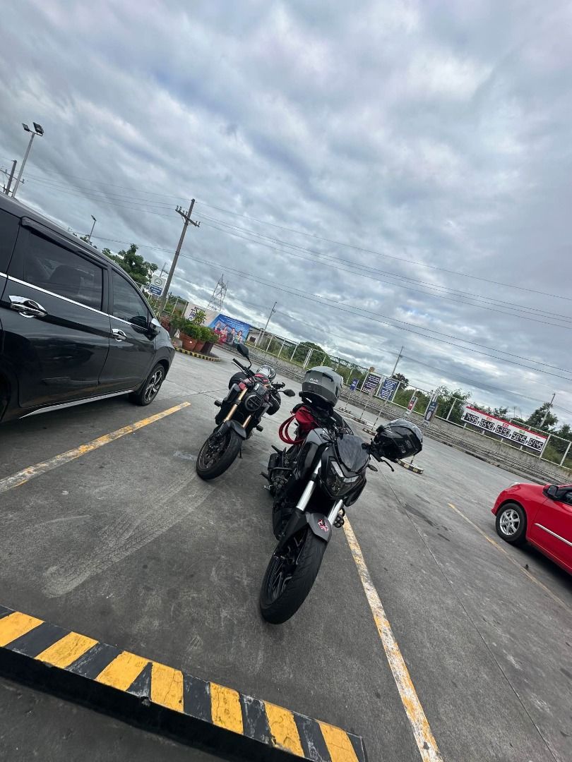 2022 Kawasaki dominar 400 ug1 (Category: Motorbikes for Sale) located in Caloocan City. Submitted by braveearth_2163df (Listing ID 1437217801, Image 3). Description: FIRST OWNER❗️130k OWNER SELLER Newly PMS ❗️ New shoes/New Tires Beast tires ❗️ 2 KEYS🔑🔑 RFID NORTH AND SOUTH ✅✅ Complete papers ORIG OR/CR ❗️ 18k Odo Akra exhaust Slight nego basta fair offer Go na agad madali kausap ❤️ Kasama na Top box and other accessories COMPLETE STOCK Accesso