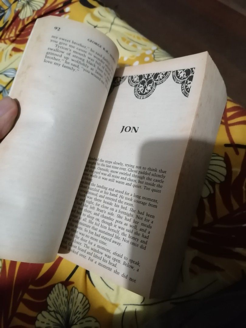 A Game of Thrones (Category: Storybooks) located in Makati City. Submitted by booksbymarvin (Listing ID 1437211528, Image 3). Description: For sale Paperback. In good condition MOD, MOP: LBC GRAB, GCASH, BPI.