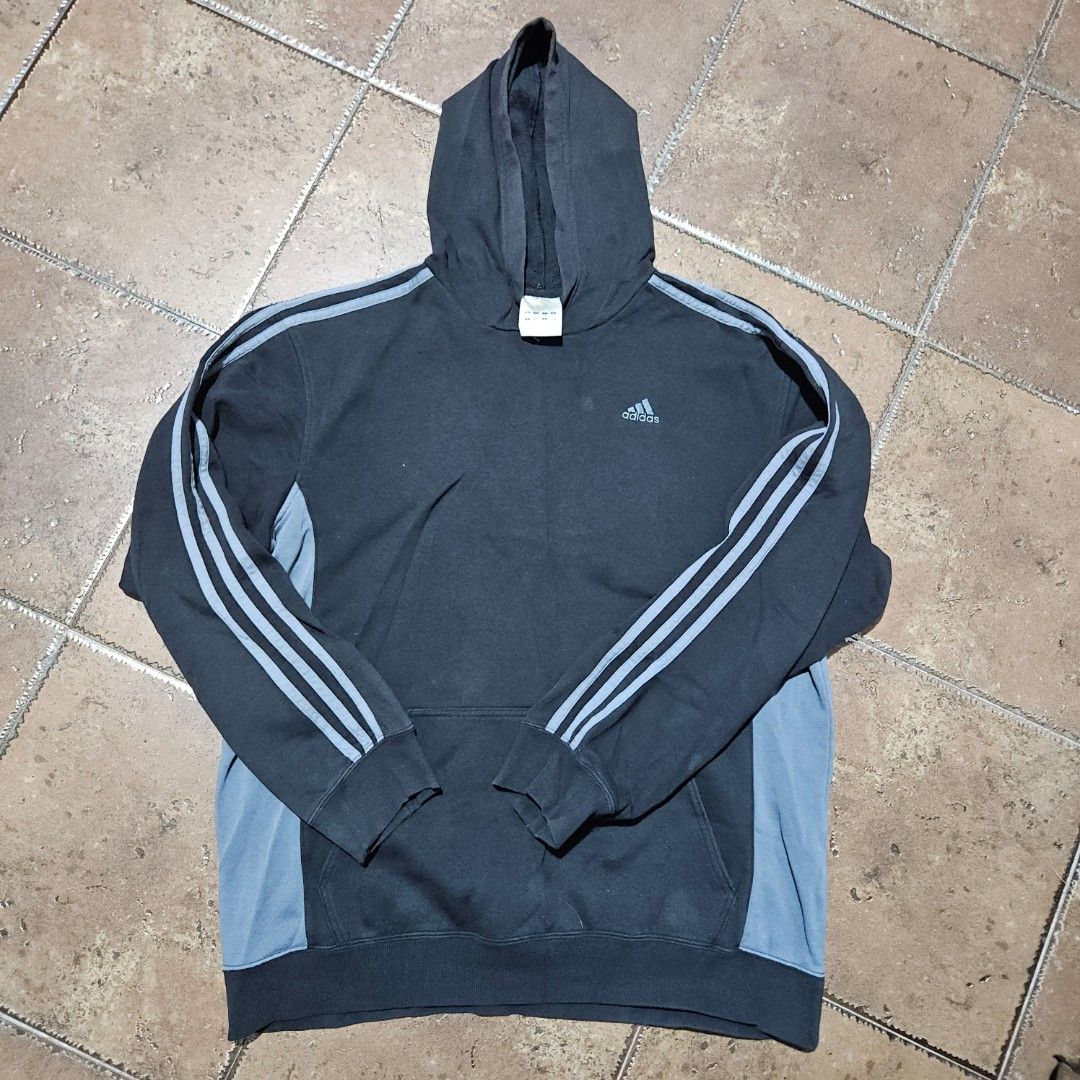 ADIDAS BLACK / GREY HOODIE M (Category: Coats, Jackets and Outerwear) located in Carmona. Submitted by simplestashph (Listing ID 1437252845, Image 1). Description: 0089 ADIDAS BLACK / GREY HOODIE M C 44 L 26.