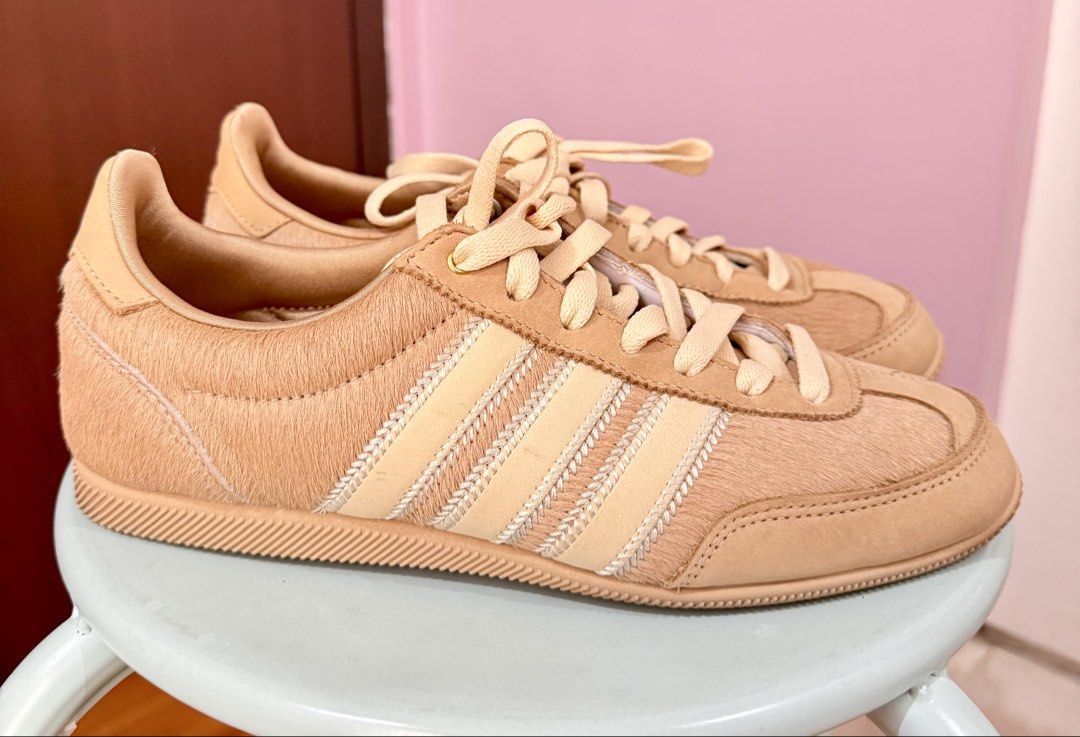 Adidas Japan - Warm Sandstone - US 7 (Category: Sneakers) located in Taguig. Submitted by themblossom (Listing ID 1437228086, Image 1). Description: - like new condition, only worn for indoor photoshoot - comes with extra green laces - US size 7; UK 5.5 - leather.