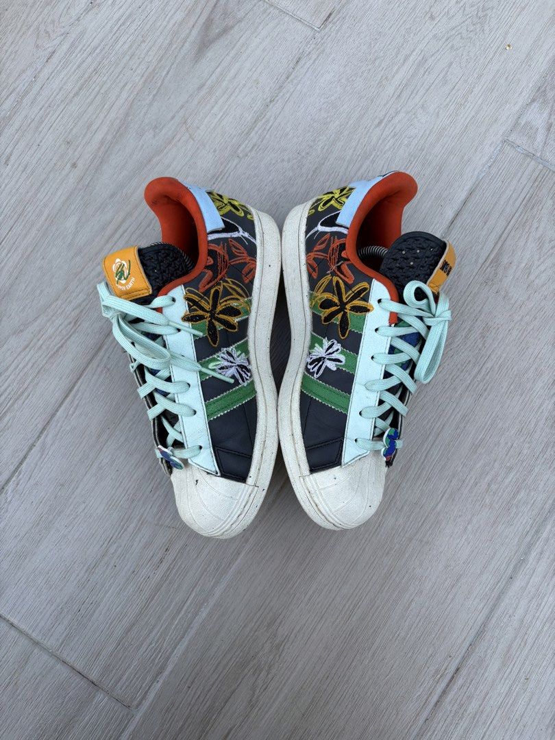 Adidas Superstar x Sean Wotherspoon (Category: Sneakers) located in Andop. Submitted by wr.ensole (Listing ID 1437377077, Image 3). Description: Size 6.5us Excellent condition.