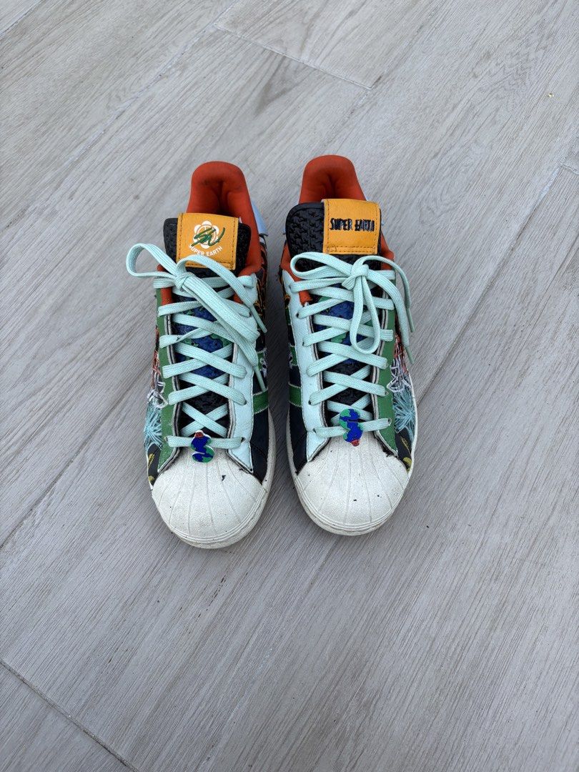 Adidas Superstar x Sean Wotherspoon (Category: Sneakers) located in Andop. Submitted by wr.ensole (Listing ID 1437377077, Image 2). Description: Size 6.5us Excellent condition.