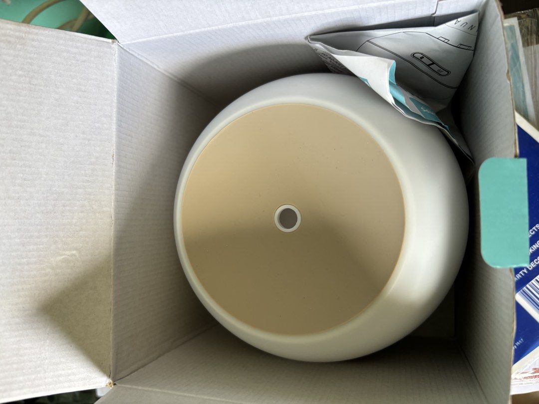 Air Diffuser (Category: Air Purifiers & Dehumidifiers) located in Oton. Submitted by maizoom (Listing ID 1437237270, Image 3). Description: Used only once. Bought last Dec 2025.