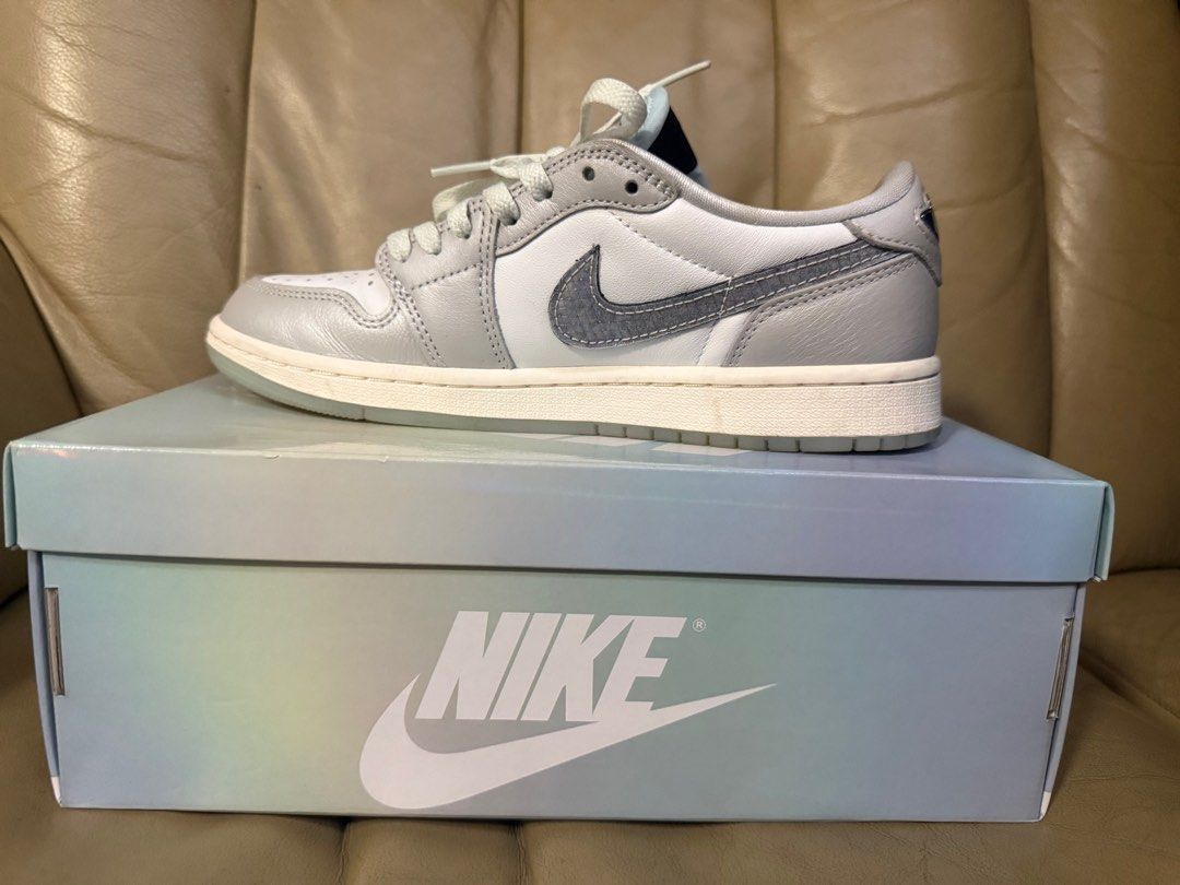 AIR JORDAN 1 RETRO LOW OG CNY (Category: Sneakers) located in Quezon City. Submitted by gooditems88 (Listing ID 1437285491, Image 1). Description: Like New / 9.5/10 Condition — worn only 1–2x Air Jordan 1 Retro Low OG CNY “Year of the Snake” US 7 / 25cm Complete with original box Authentic.