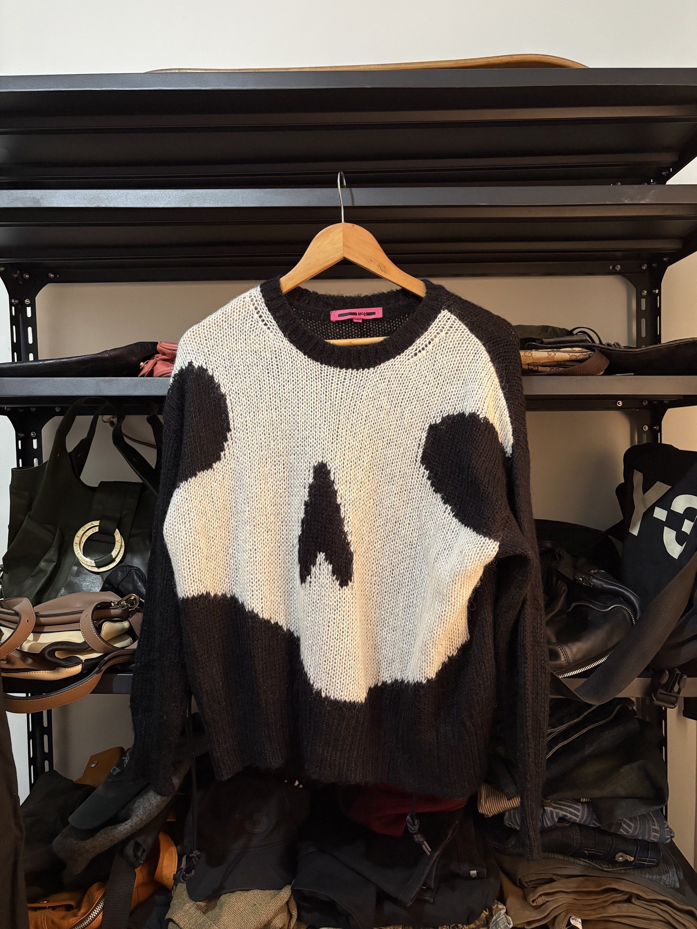 ALEXANDER MCQUEEN SKULL KNIT SWEATER (Category: Luxury Apparel) located in Naga. Submitted by hyperlux.ph (Listing ID 1437290699, Image 1). Description: •9/10 CONDITION •NO MAJOR FLAWS •LIGHT STAIN, CUT WASHTAG •W 22 INCHES •L 24.5 INCHES.