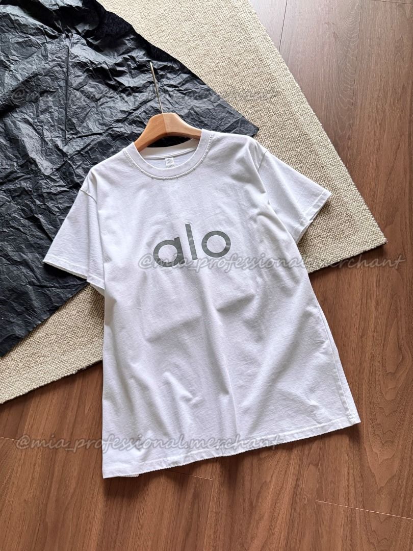 alo T-shirt, unisex (Category: Tshirts & Polo Shirts) located in Singapore. Submitted by luxe_pick_planet (Listing ID 1437364332, Image 3). Description: Express delivery takes about 10-12 days to sg, Sorry for the urgent order. Products are continuously updated,Welcome to consult..