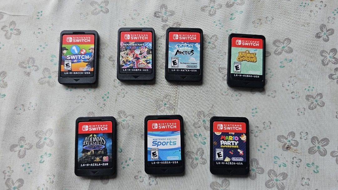 Animal Crossing New Horizons (Category: Nintendo) located in Manila. Submitted by stephgrmnt (Listing ID 1437239162, Image 2). Description: Explore your imagination, create your own little world Visit friends and enjoy each other's company virtually Catridge only RFS: Hindi na nagagamit.