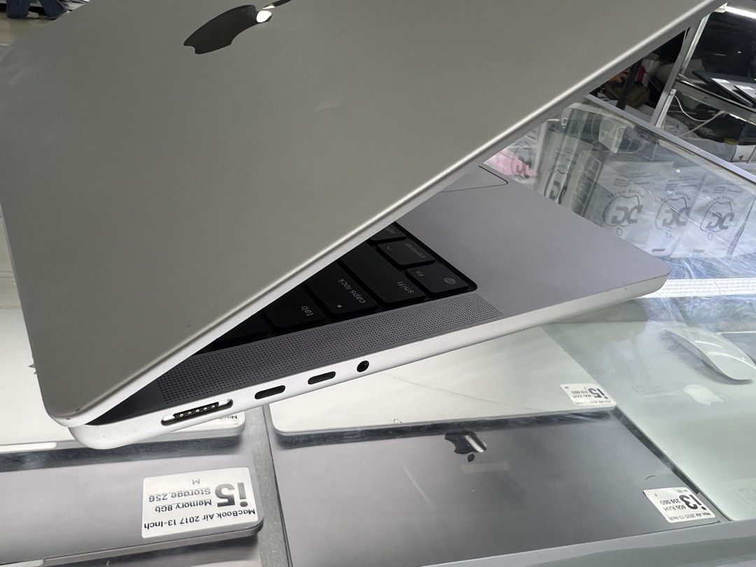 Apple Macbook Air 2017 13-inch (Category: Laptops & Notebooks) located in Manila. Submitted by vaniextura (Listing ID 1437345814, Image 3). Description: - Macbook Air 2021 - 14inch display - Silver finish - Full keyboard - Multiple ports - macOS operating system - Images show open and closed views Chip apple M1 Memory 16gb Storage 512ssd Cc137 Max capacity 85% .