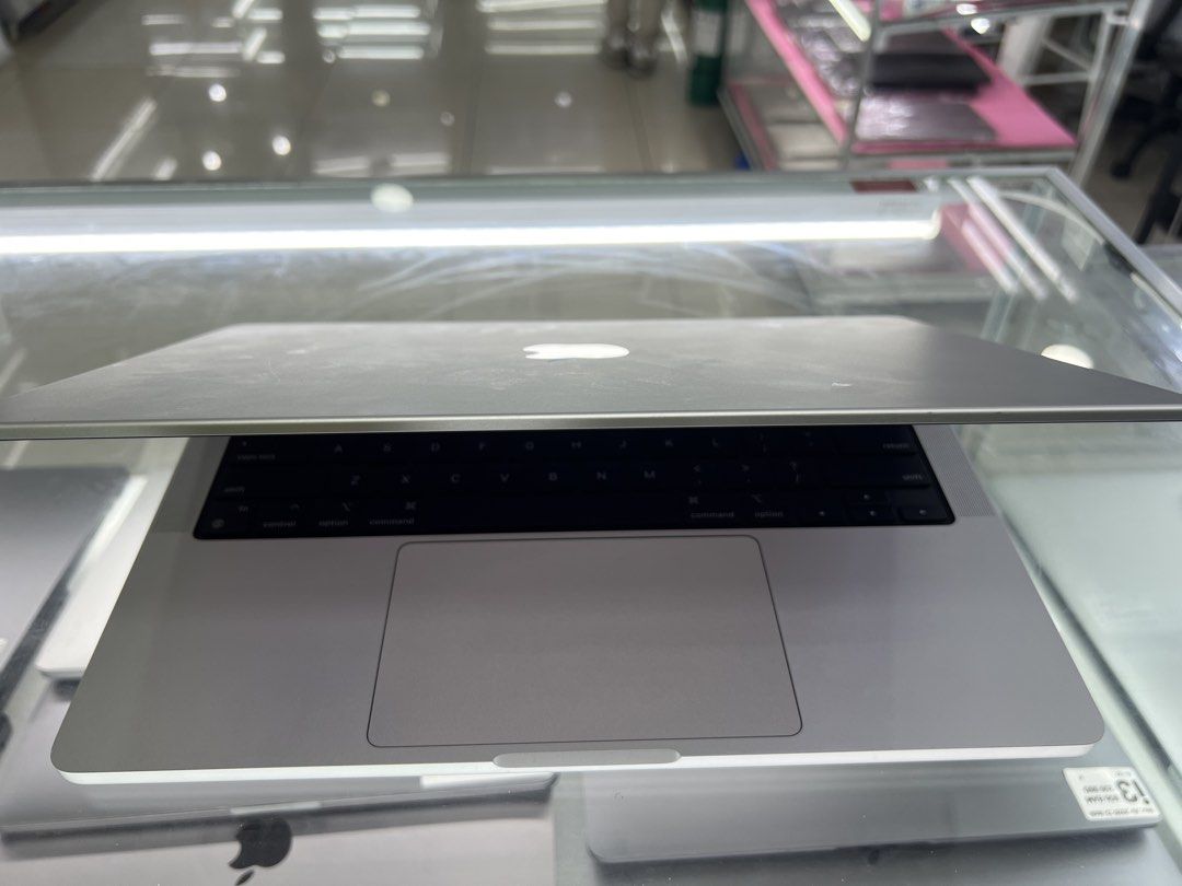 Apple Macbook Air 2017 13-inch (Category: Laptops & Notebooks) located in Manila. Submitted by vaniextura (Listing ID 1437345814, Image 2). Description: - Macbook Air 2021 - 14inch display - Silver finish - Full keyboard - Multiple ports - macOS operating system - Images show open and closed views Chip apple M1 Memory 16gb Storage 512ssd Cc137 Max capacity 85% .