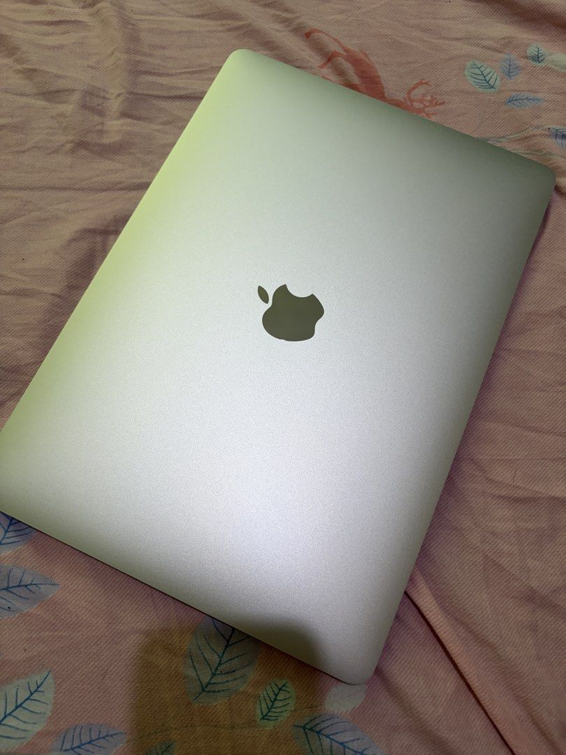 Apple MacBook Pro M1 2020 512GB SSD 8GB (Category: Laptops & Notebooks) located in San Juan City. Submitted by nicolefrncsc (Listing ID 1437243629, Image 1). Description: Apple MacBook Pro M1 2020 Color: Silver Purchased early 2021 Rarely used. Mostly just for docs and web surfing 100% smooth with no scratches Keyboard rarely used since I use an external keyboard Specs - M1 chip (2020) - 512 GB SSD - 8GB RAM - With touch bar - 89% Battery Max Cap