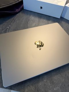 Apple MacBook Pro M2 Pro458302933855129600