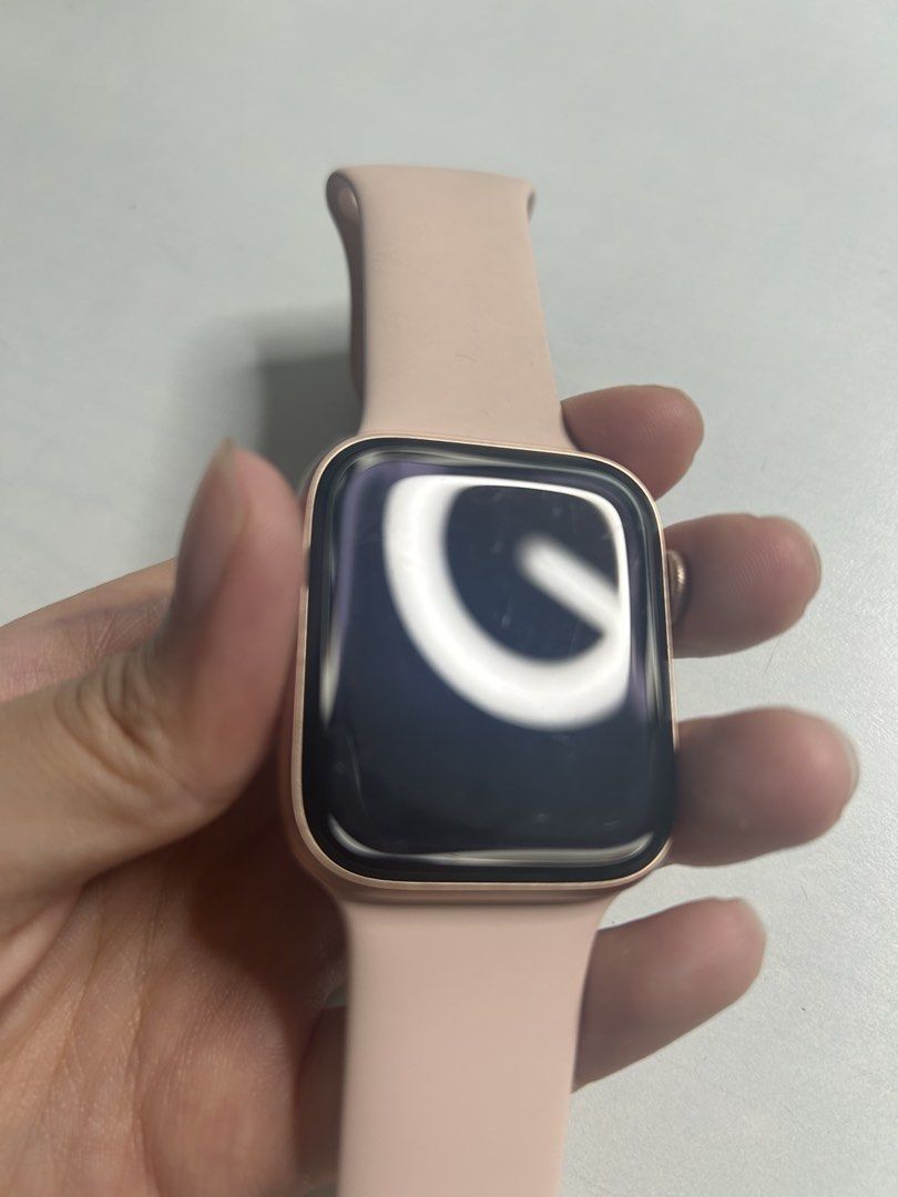 由 suusunhope (刊登 ID 1437325861，圖片 3) 提交，位於 台中市 (Taichung) 的 Apple Watch s7 45mm (類別：手錶)，說明：•原盒、原錶帶、原充電線 •電池續航一整天沒問題 。